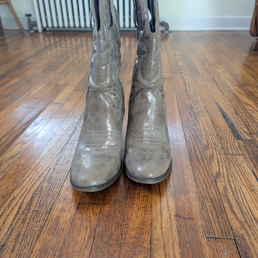 MIA Women's Gray Heeled Boots